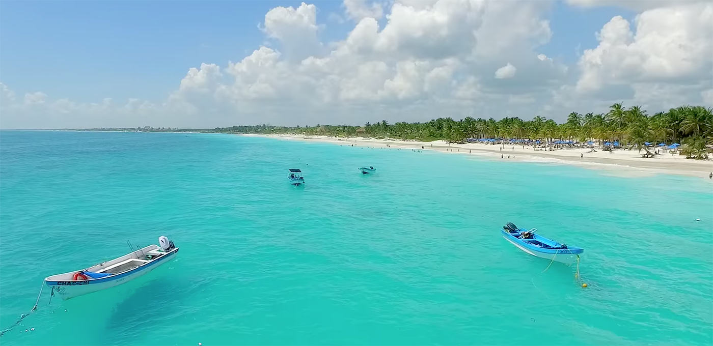 Playa Paraíso — turquoise waters and white sand from above